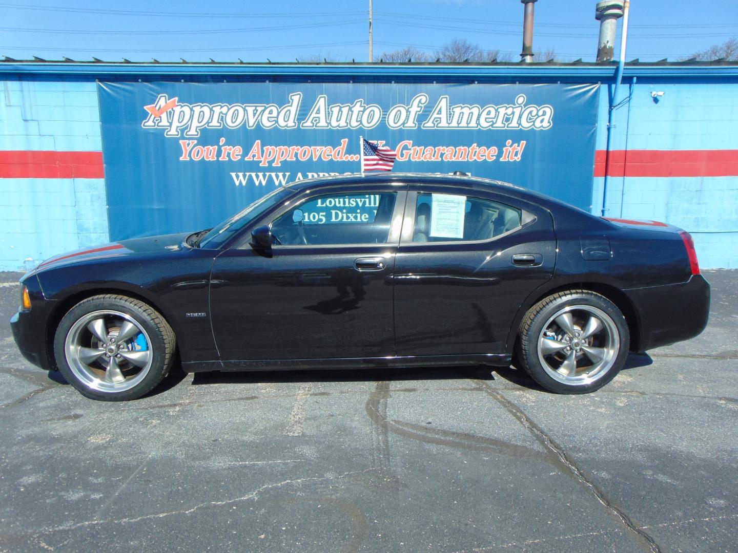 2006 Black Dodge Charger (2B3KA53H36H) with an V8 HEMI 5.7 Liter engine, Automatic transmission, located at 2105 Dixie Hwy, Louisville, KY, 40210, (502) 772-3333, 38.220932, -85.795441 - Photo#0